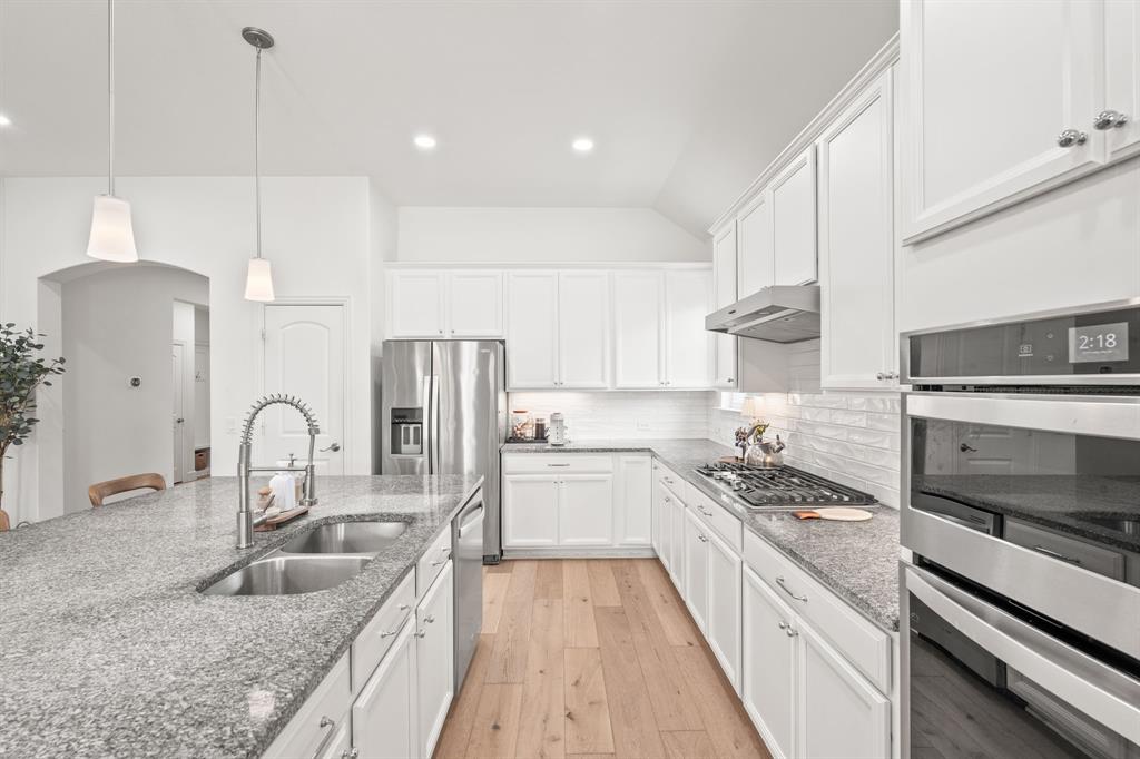 5305 Cardiff Court Property Photo 15