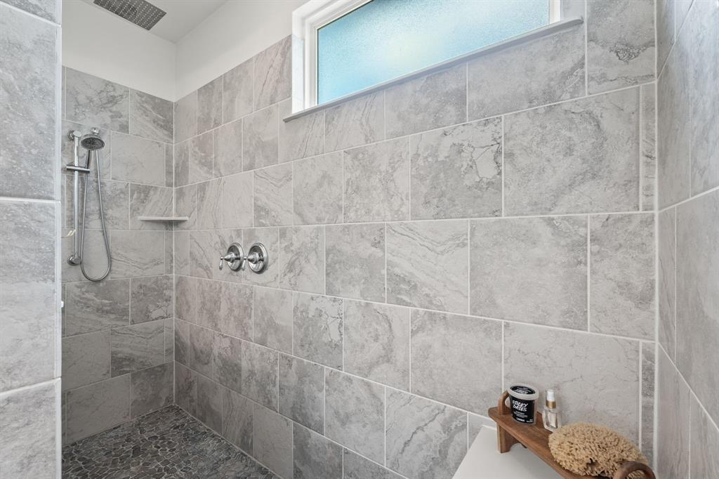 5305 Cardiff Court Property Photo 24
