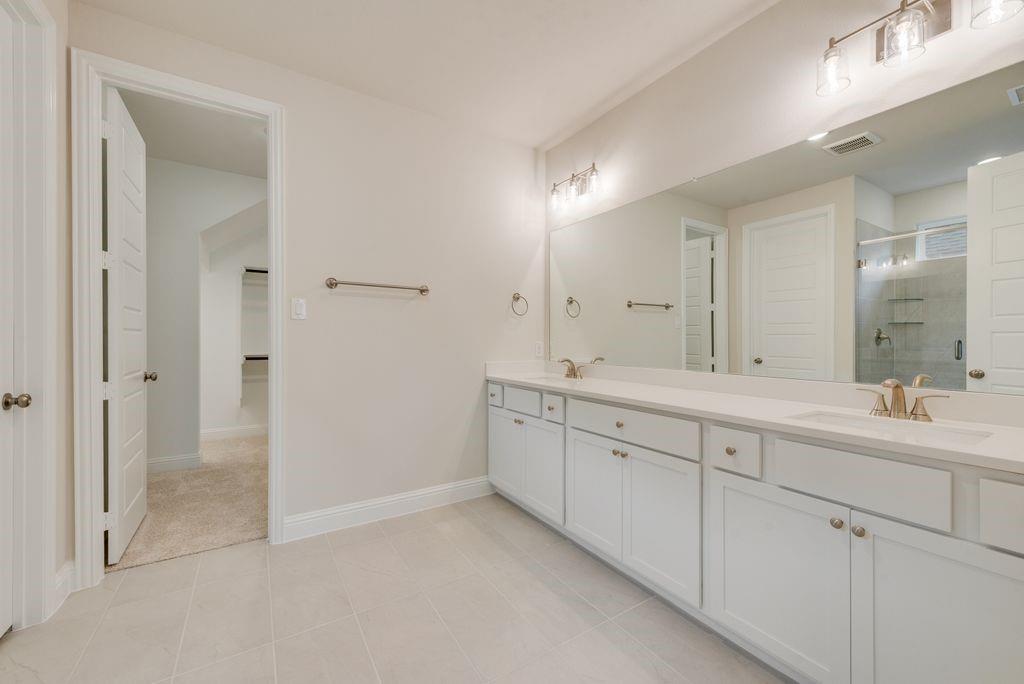 209 Hatherley Street Property Photo 4