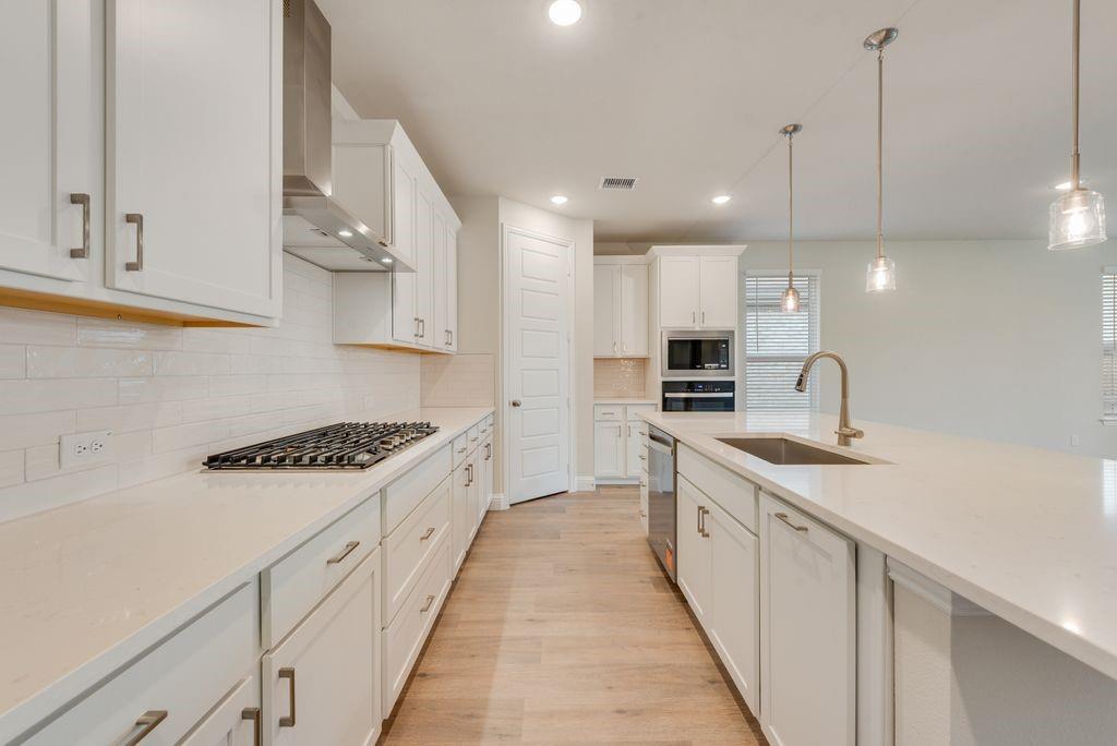 209 Hatherley Street Property Photo 6