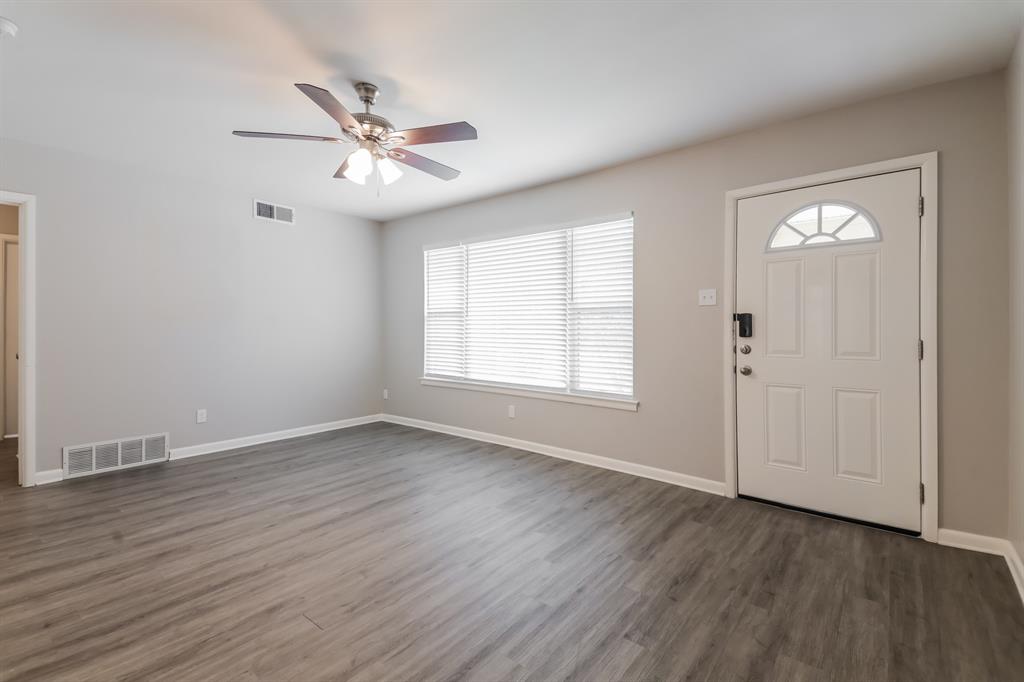 7431 Piedmont Drive Property Photo 6