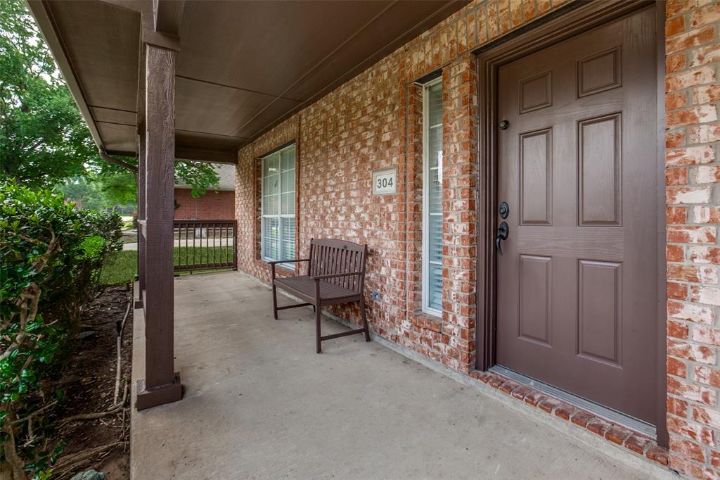 304 Elizabeth Trail Property Photo 4