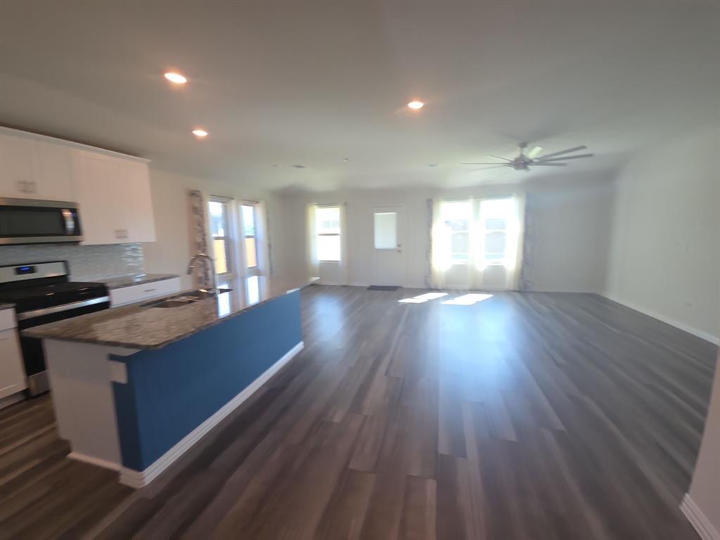 10549 Katalpa Drive Property Photo 10