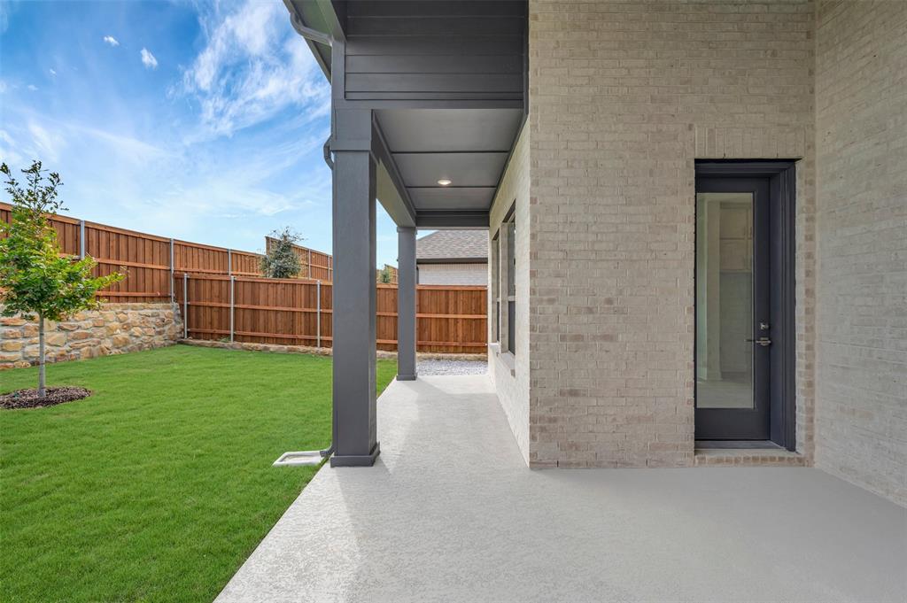 2545 Domingo Drive Property Photo 3