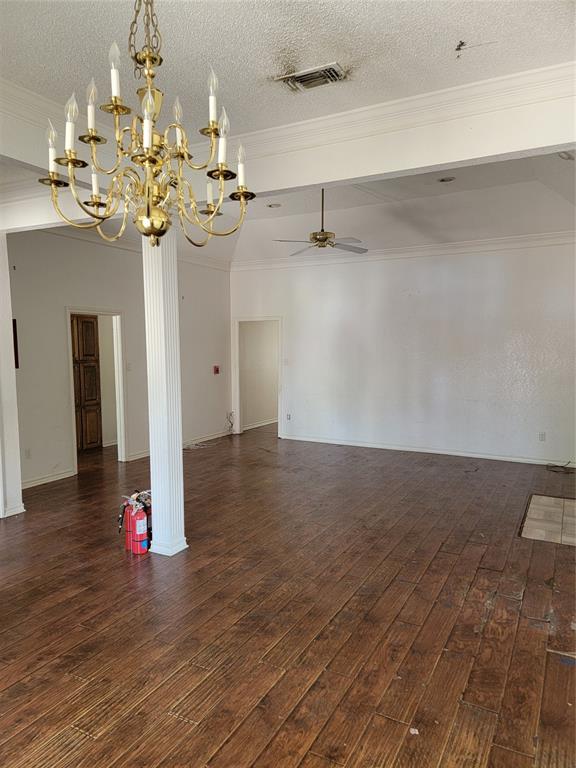 4904 Saddleback Road Property Photo 5