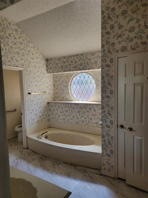 4904 Saddleback Road Property Photo 9