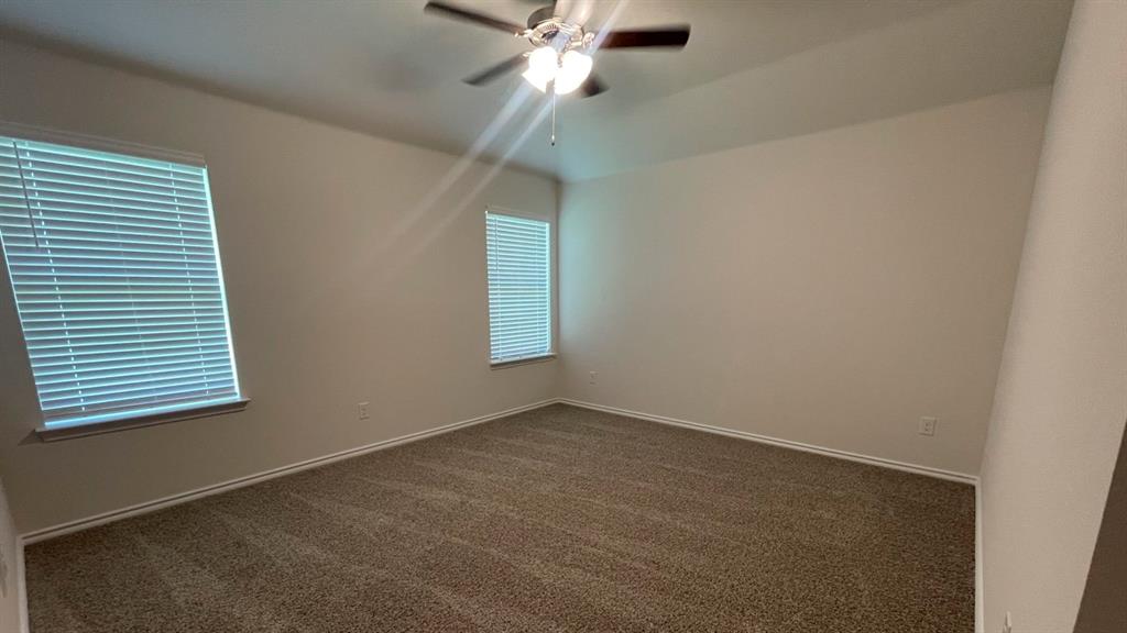 1218 Breezy Oak Drive Property Photo 7