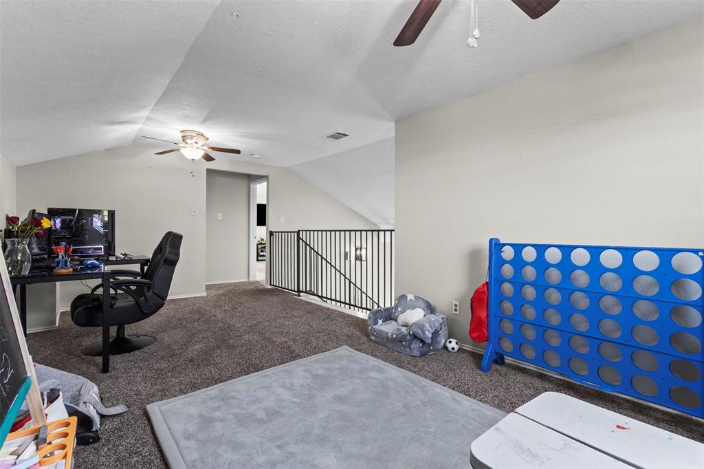 8800 Crestbrook Drive Property Photo 16