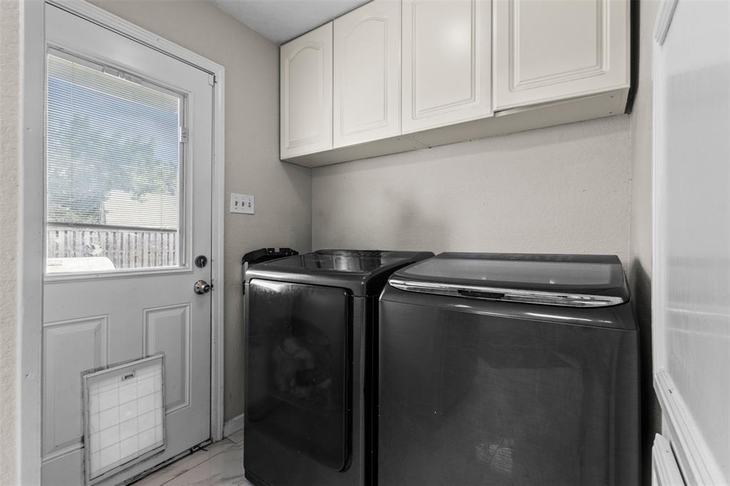 8800 Crestbrook Drive Property Photo 21