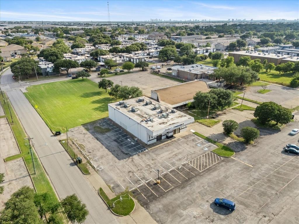 3310 W Walnut Street Property Photo 4