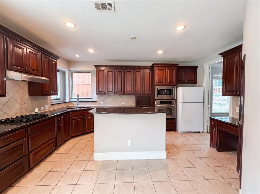 10330 Sandbar Drive Property Photo 2