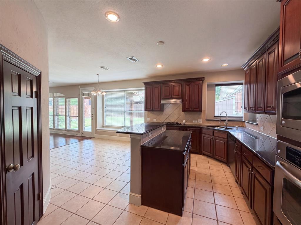 10330 Sandbar Drive Property Photo 7