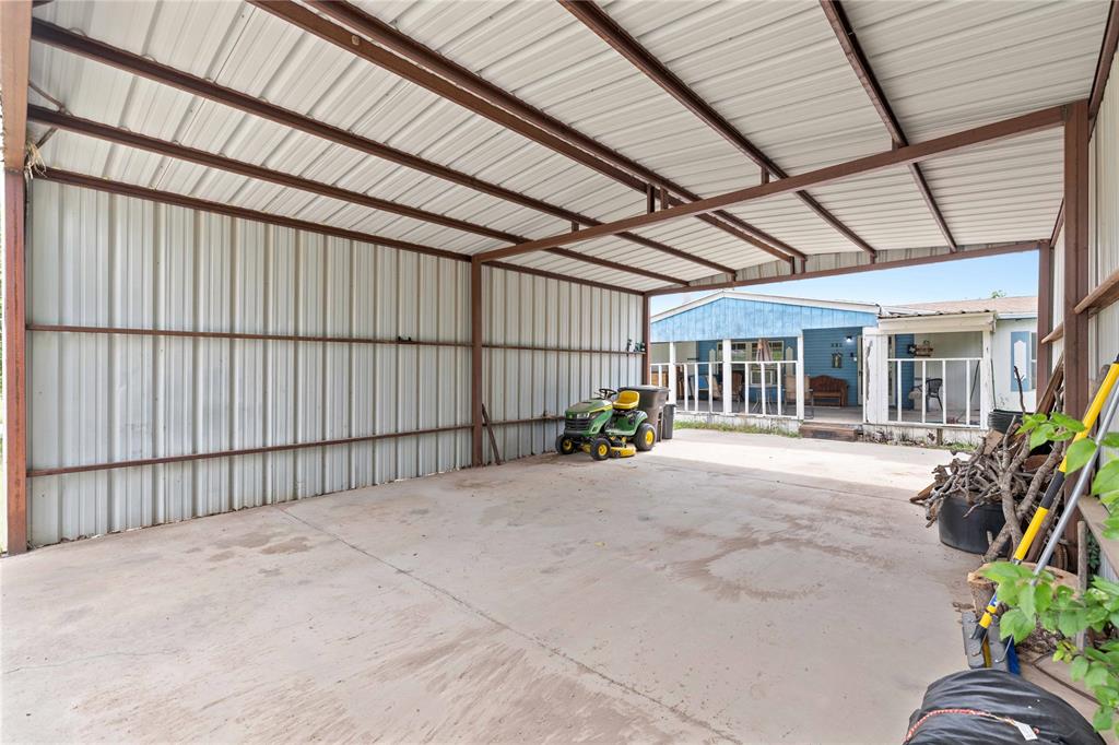 210 7th Street Property Photo 2