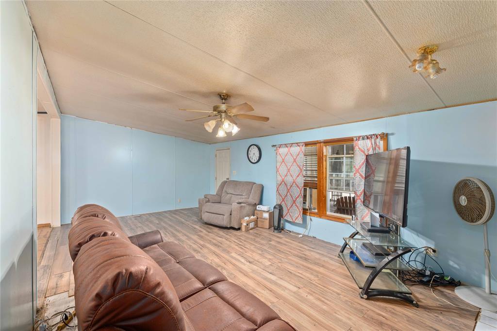 210 7th Street Property Photo 7