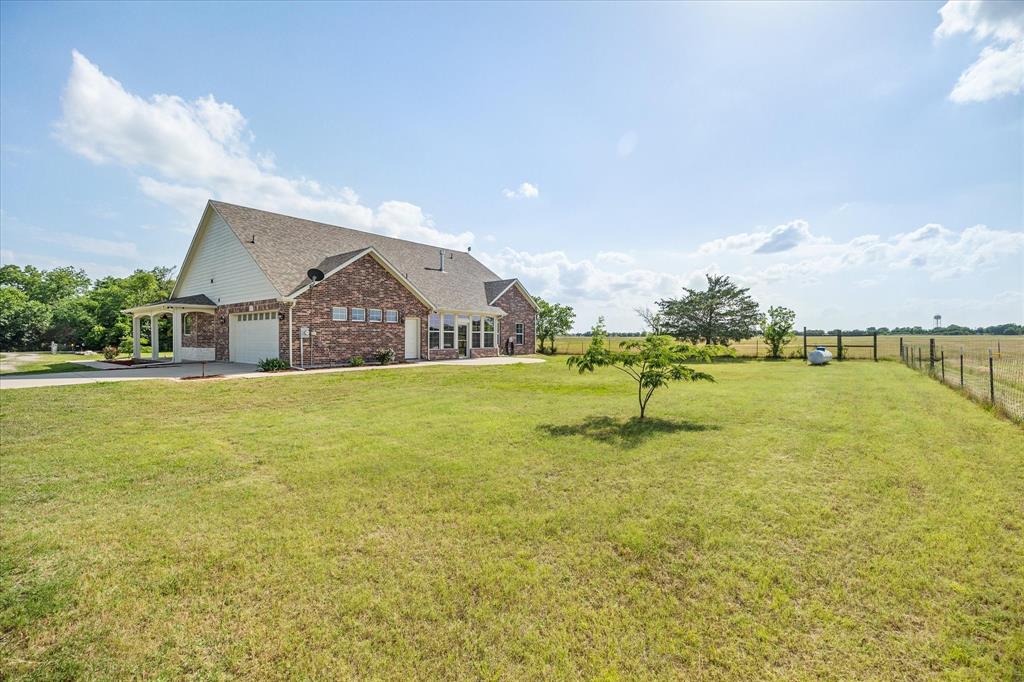 1610 County Road 2712 Property Photo 36