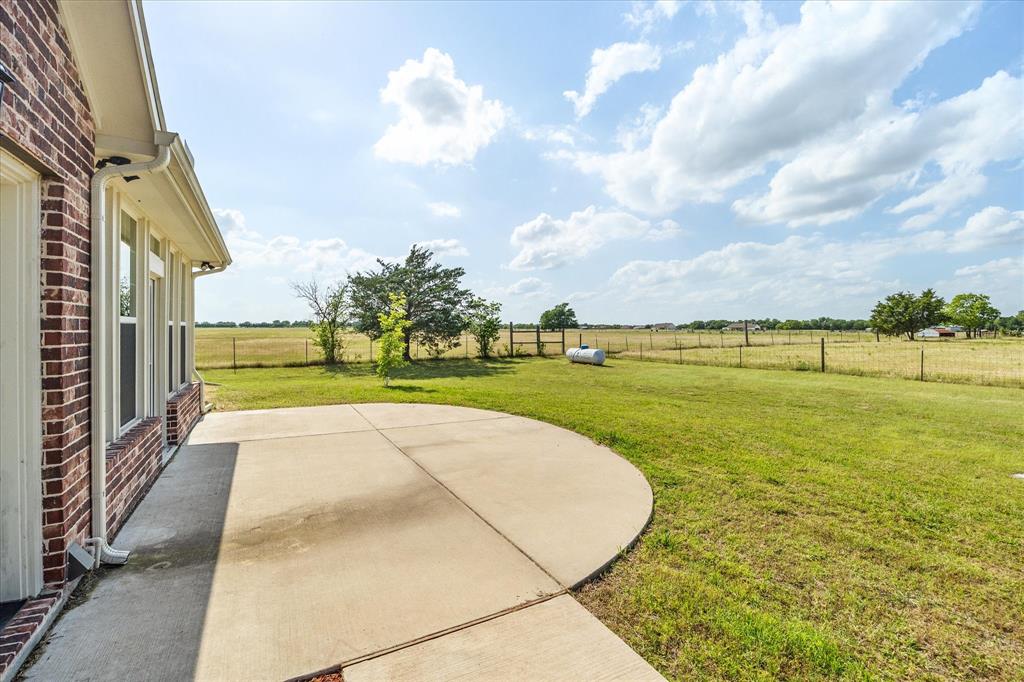 1610 County Road 2712 Property Photo 37