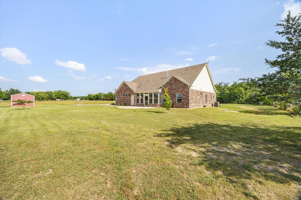 1610 County Road 2712 Property Photo 38