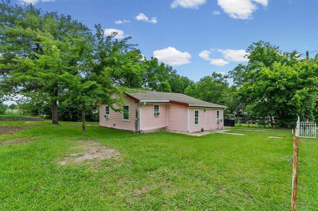 325 West Lane Property Photo 22