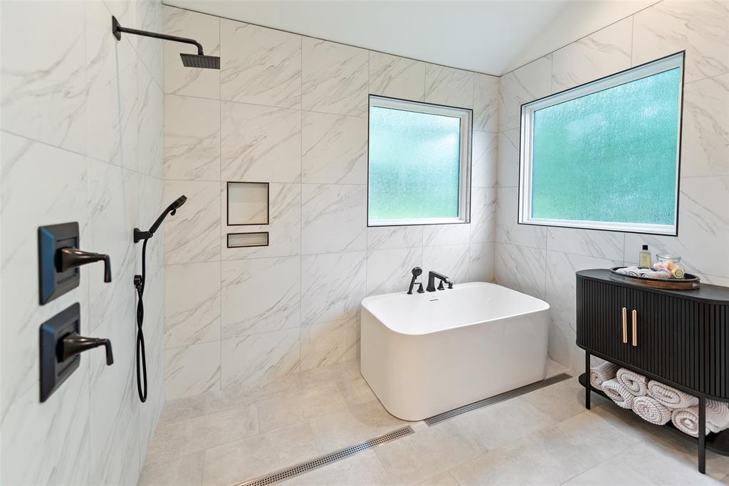 870 King Thomas Drive Property Photo 20