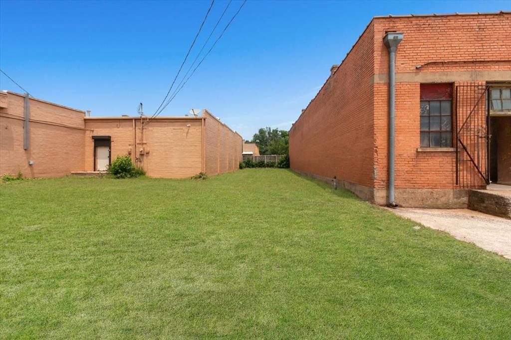 122 W Woodard Street Property Photo 2