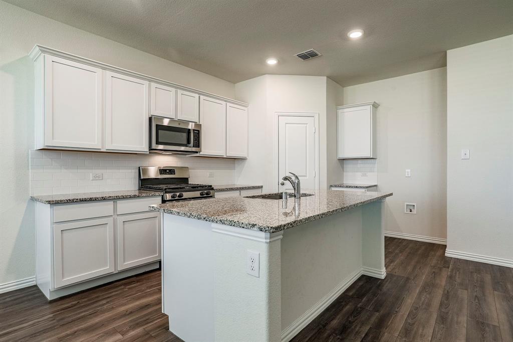 652 Ridgeback Trail Property Photo 6