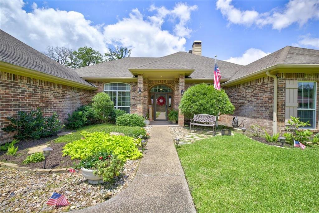 111 Trailwood Road Property Photo 4