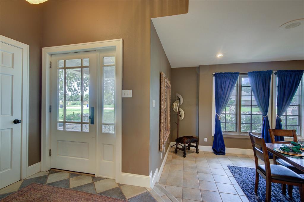 2 Jennifer Lane Property Photo 8