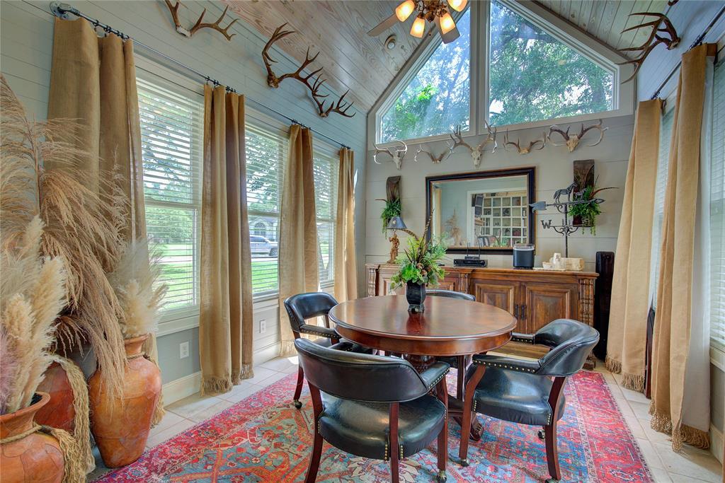 2 Jennifer Lane Property Photo 16