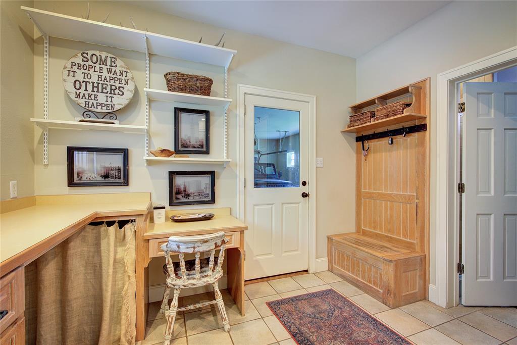 2 Jennifer Lane Property Photo 23