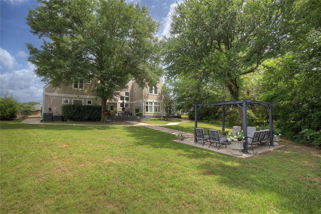 2 Jennifer Lane Property Photo 38