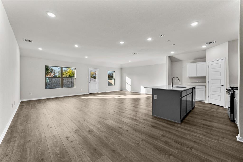 610 Stone Hollow Drive Property Photo 17