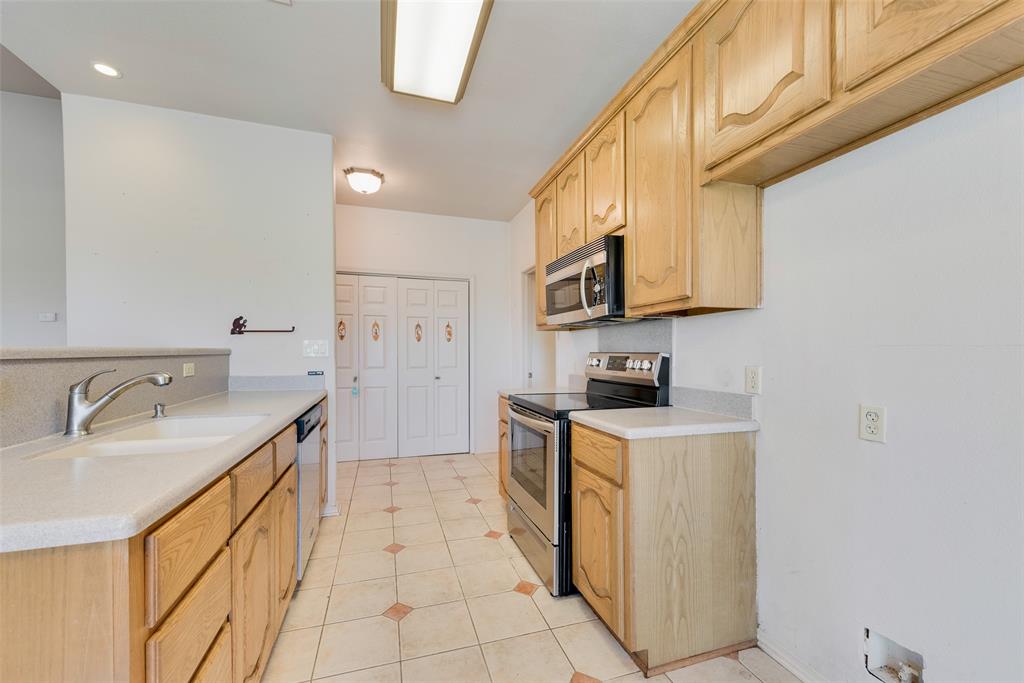 9913 Fm 740 Property Photo 14