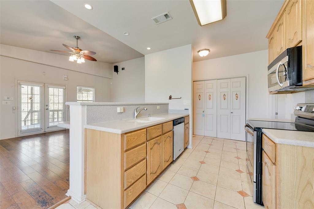 9913 Fm 740 Property Photo 15