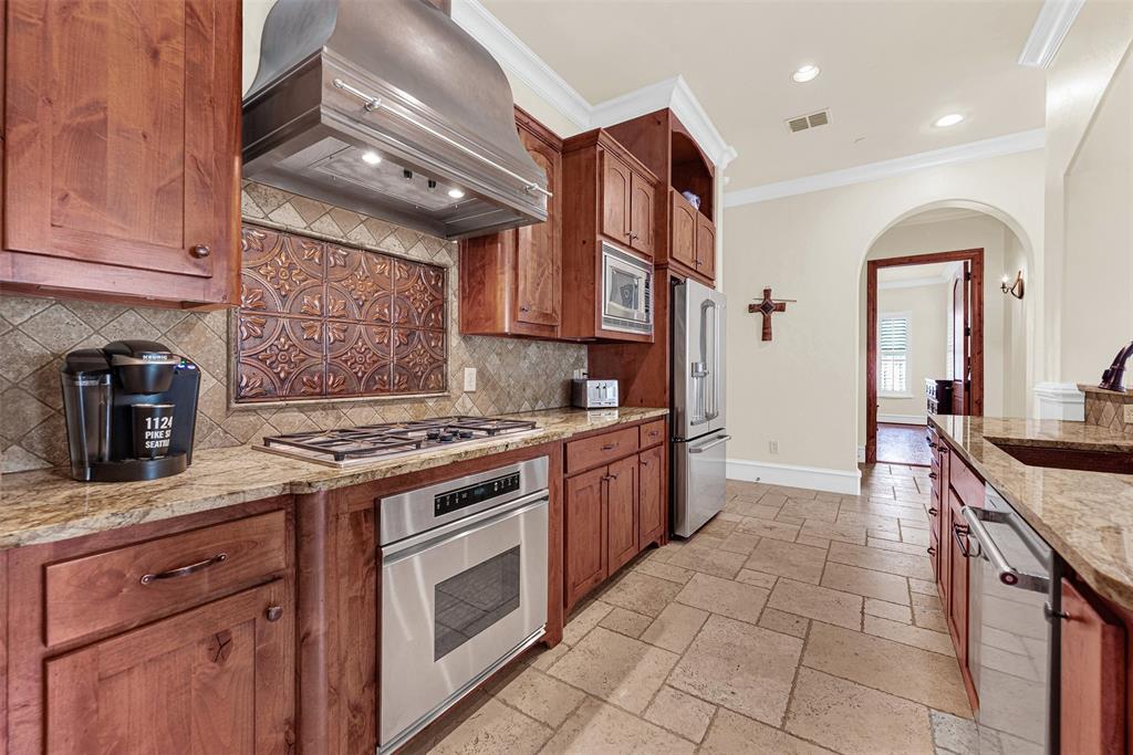 6921 Mediterranean Drive Property Photo 12