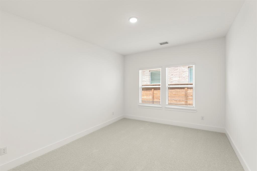 2024 Blossom Trail Property Photo 8