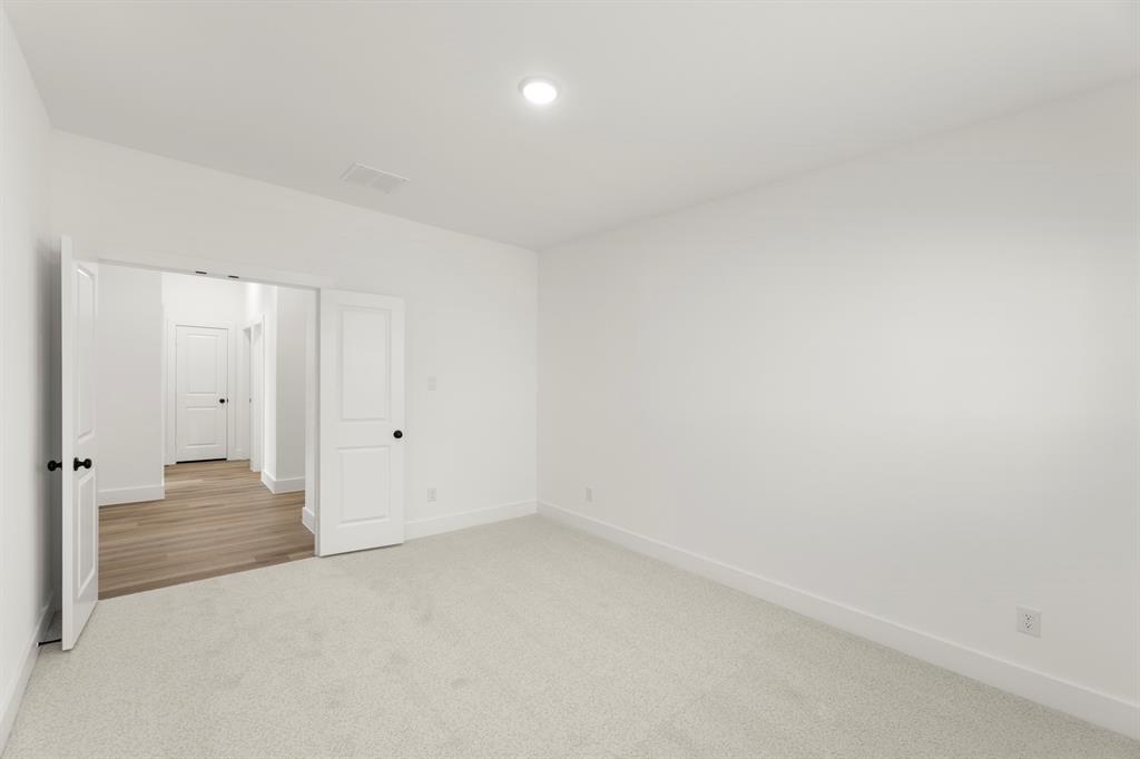 2024 Blossom Trail Property Photo 11