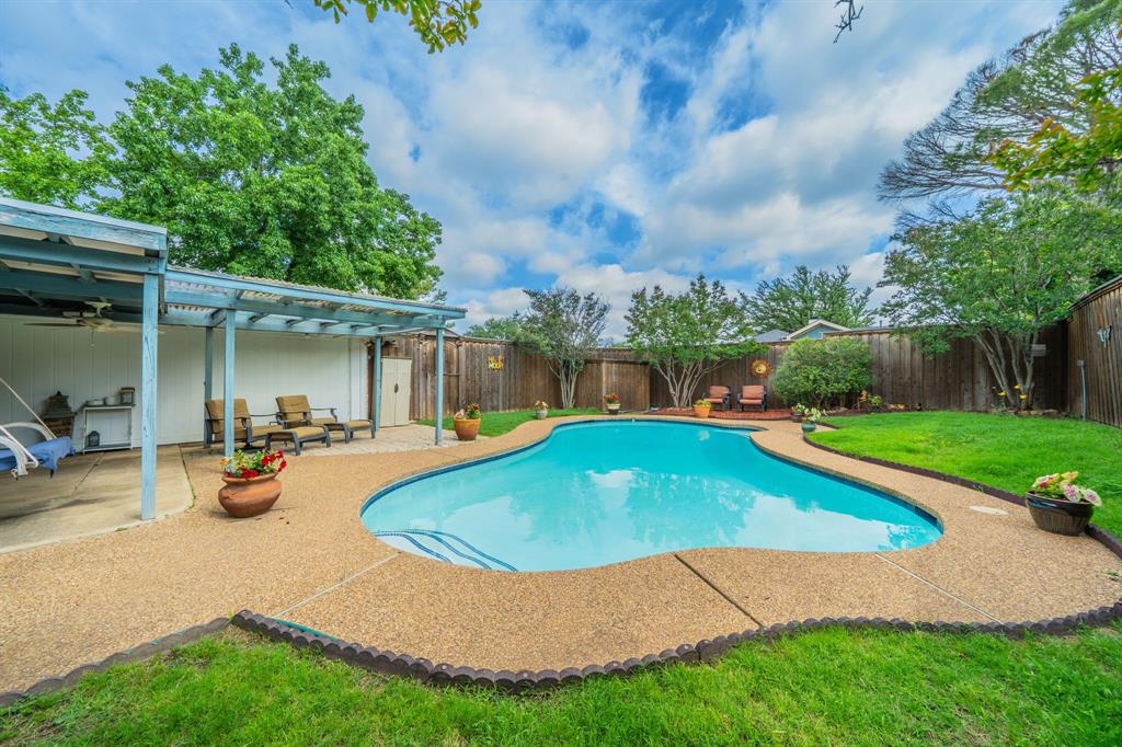 1605 Brighton Drive Property Photo 1