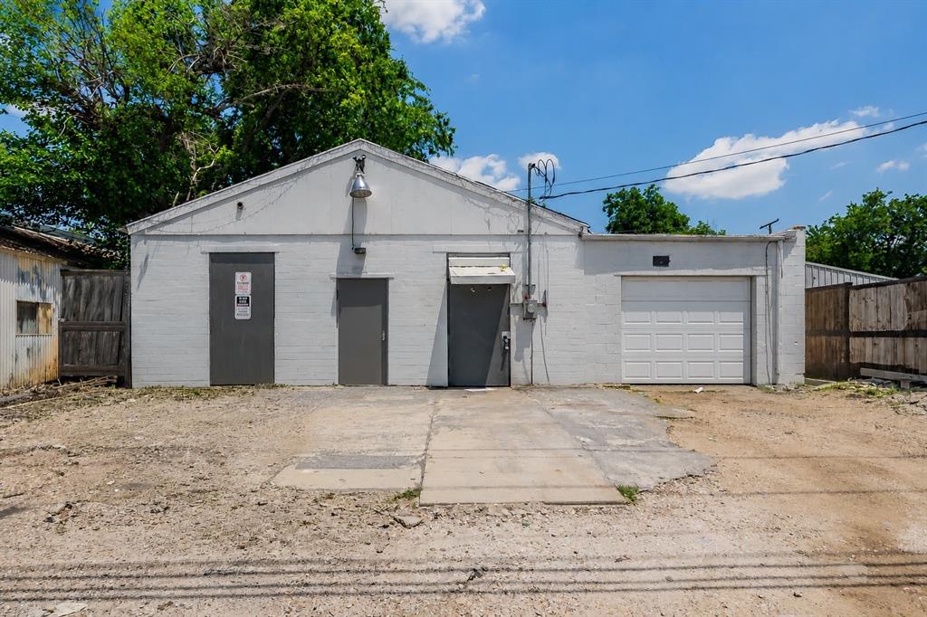 2905 Bryan Avenue