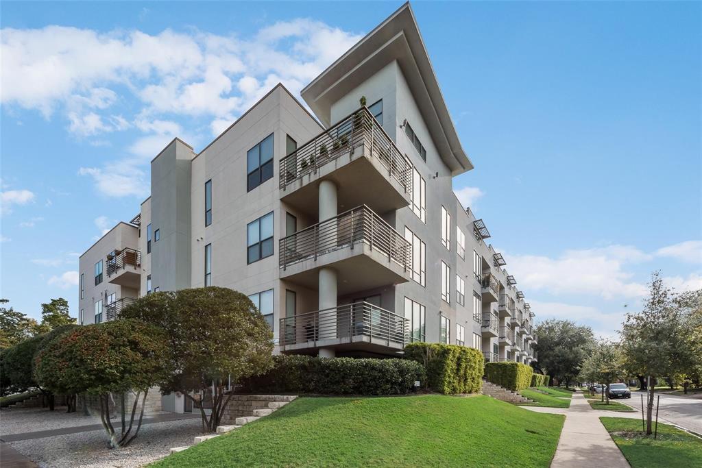 4040 N Hall Street 304