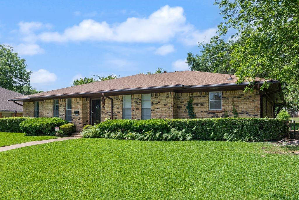 135 S Capri Drive Property Photo 1