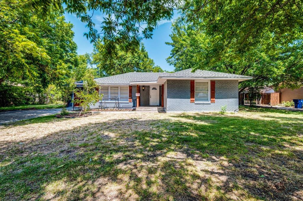 504 John Arden Drive Property Photo 3