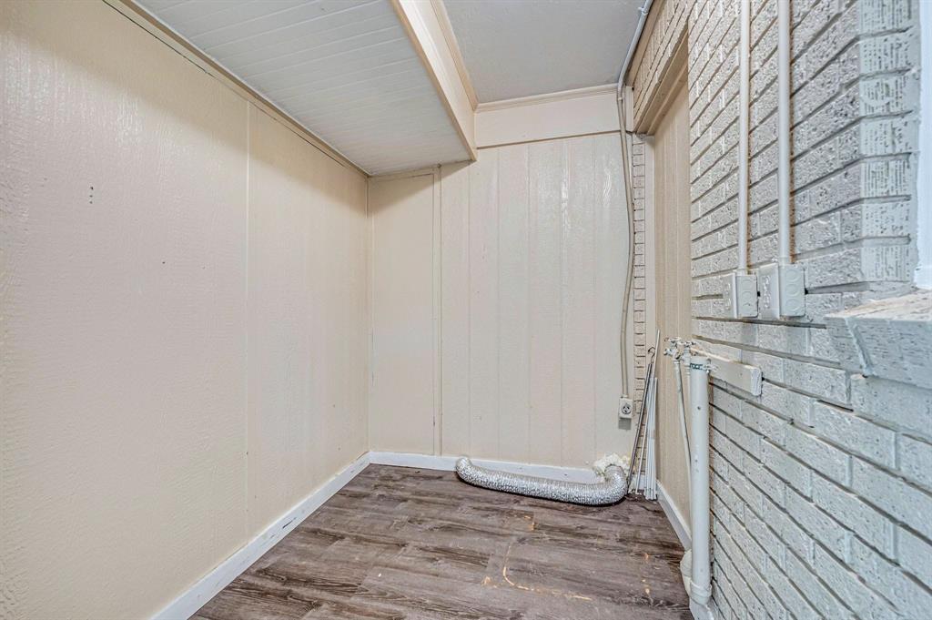 504 John Arden Drive Property Photo 25