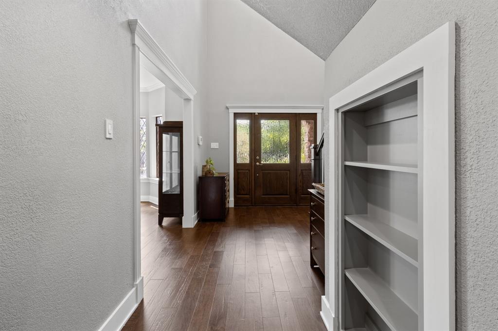 6101 Tiffany Oaks Lane Property Photo 5