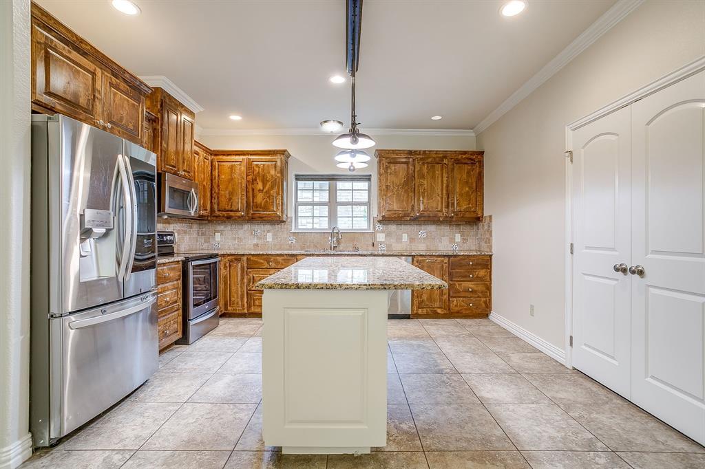 2220 Cobblestone Court Property Photo 13