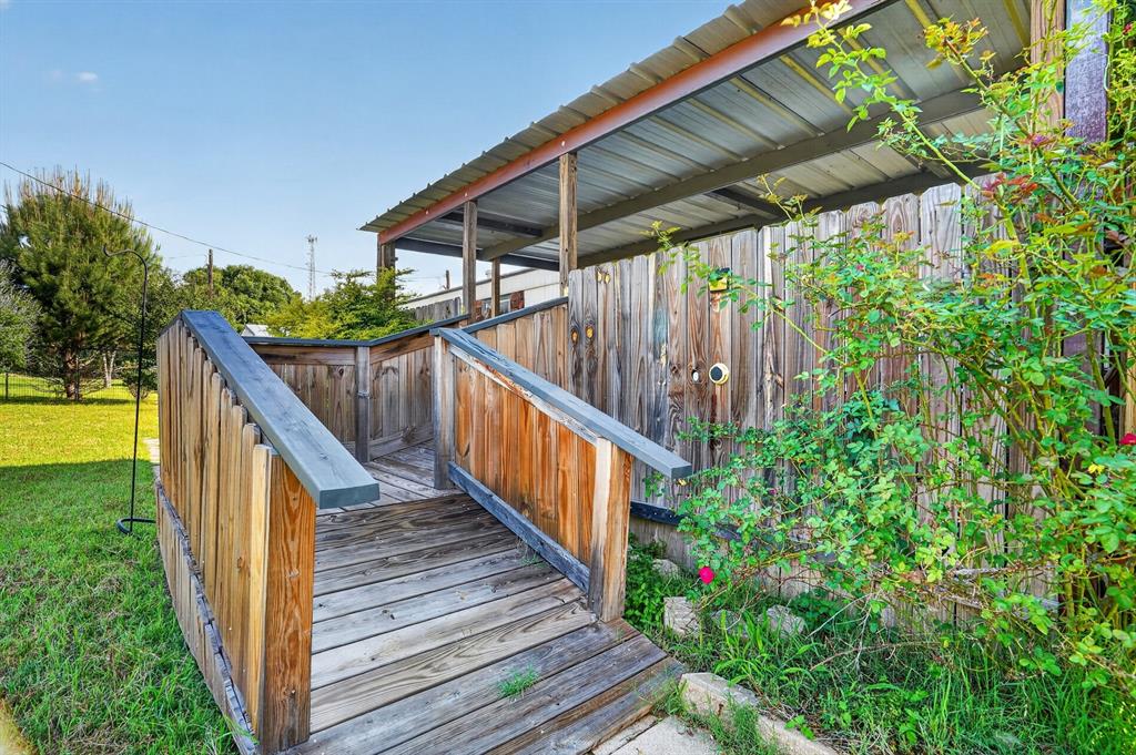 7601 River Run Property Photo 4