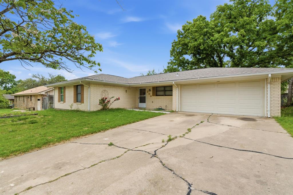 209 Moonlight- Trail Property Photo 2