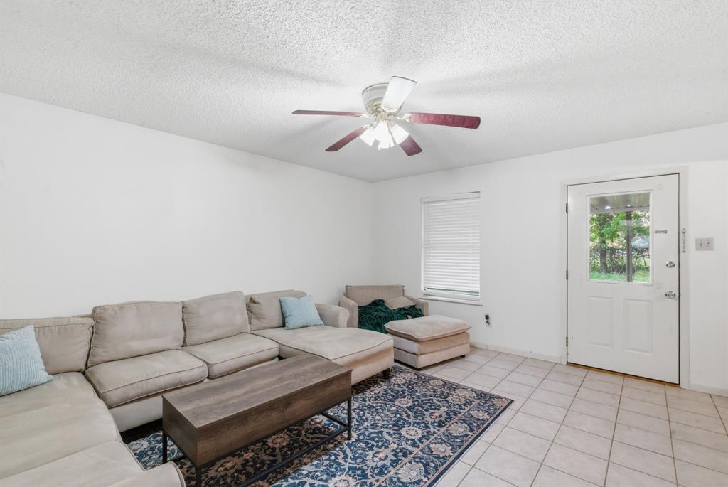 209 Moonlight- Trail Property Photo 4