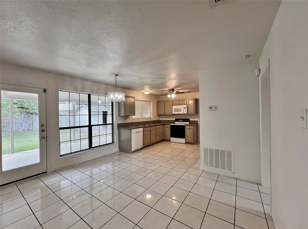 6104 Bay Hill Property Photo 13