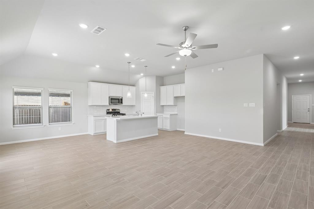 792 Grand Dale Drive Property Photo 4