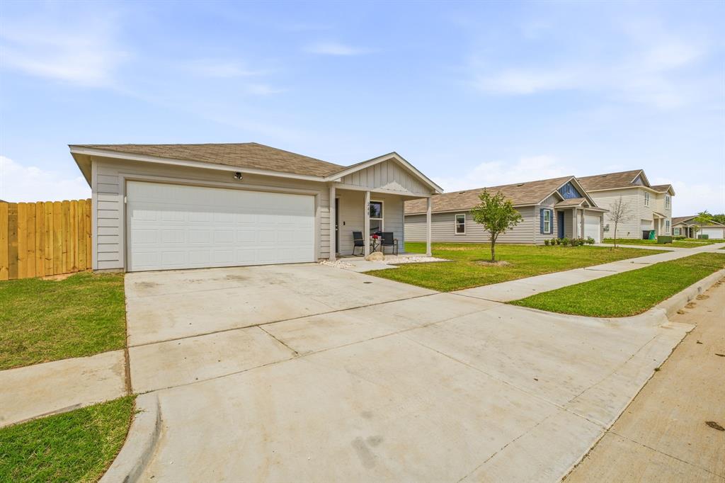 248 Peace Lily Way Property Photo 4